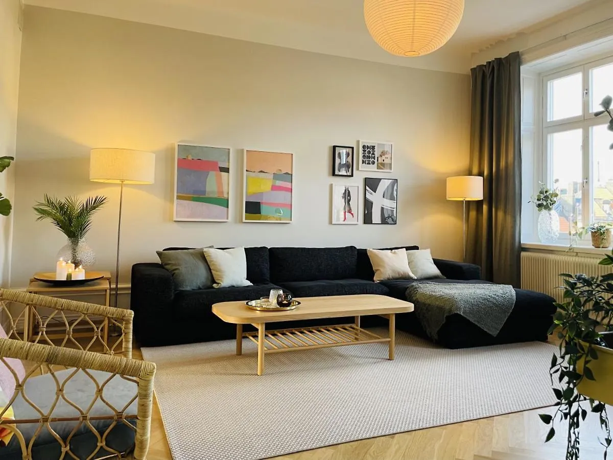Trendy And Light 2 Room Apartment In Sofo, 65Sqm location